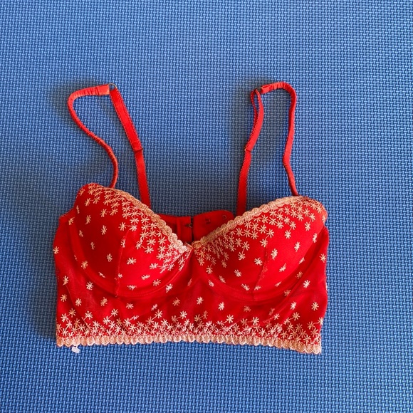 34B 6 hook Pout by Victoria’s Secret Red Silver Snowflake Balconet Lingerie - Picture 1 of 10